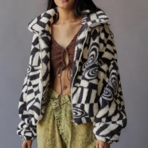 Urban Outfitters Olivia Print Sherpa Jacket - Picture 2 of 10